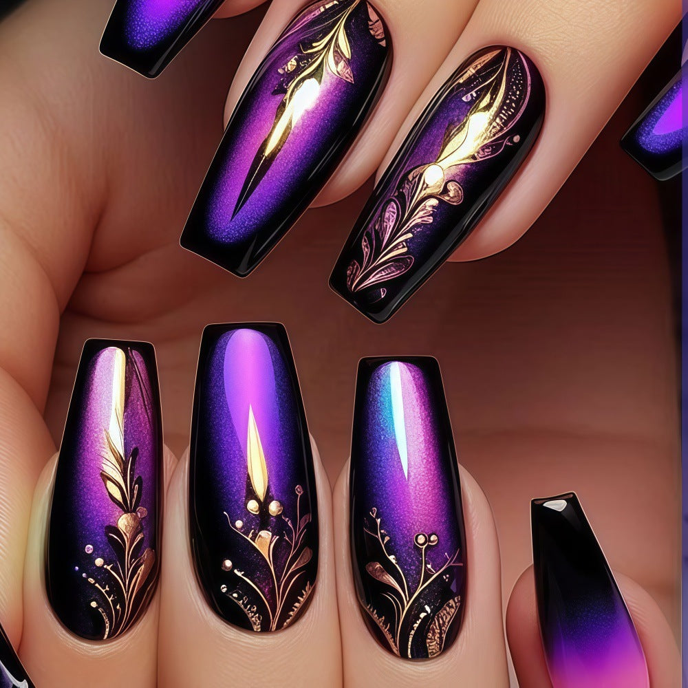 Artificial nails in elegant ombré design with gold accents Bowlift