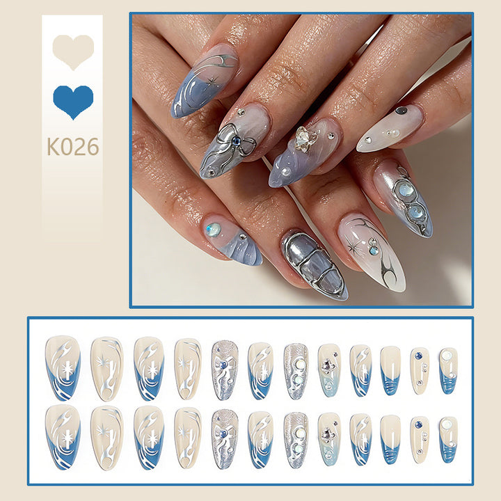 Nail art set with glamorous 3D decorations and elegant accents Bowlift