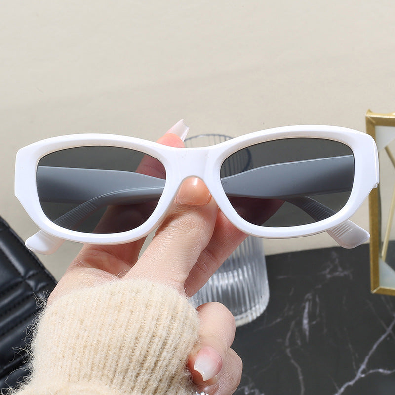 Women’s fashionable cat-eye sunglasses with a flexible frame and UV protection Bowlift