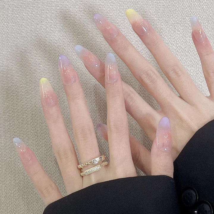 Elegant Press-On Nail Tips with Gold Accents Bowlift