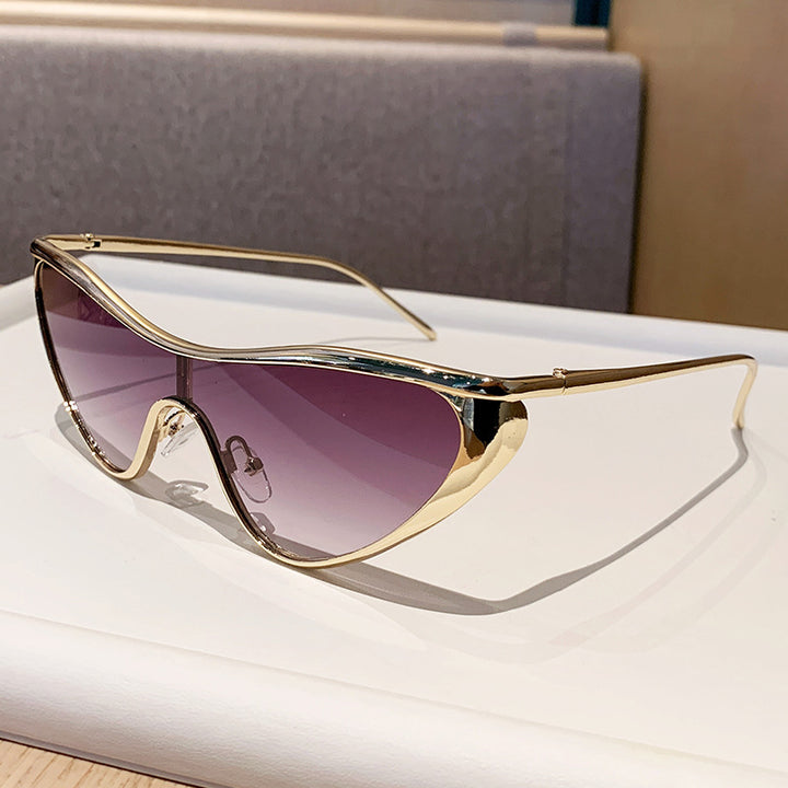 Women's futuristic oversized sunglasses with striking design Bowlift
