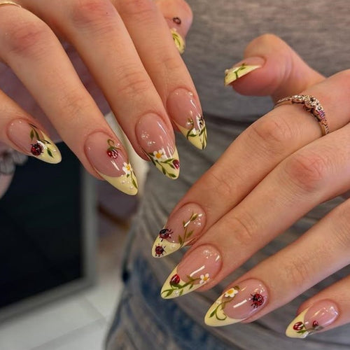 Decorative Floral Press-On Nail Set Bowlift