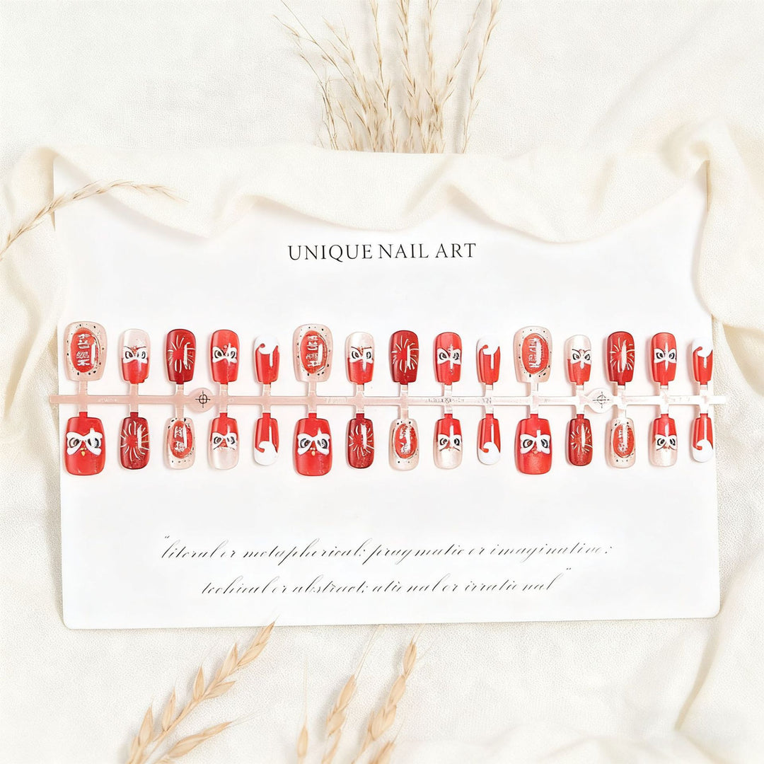 Fake nail set with unique animal motifs and elegant accents Bowlift