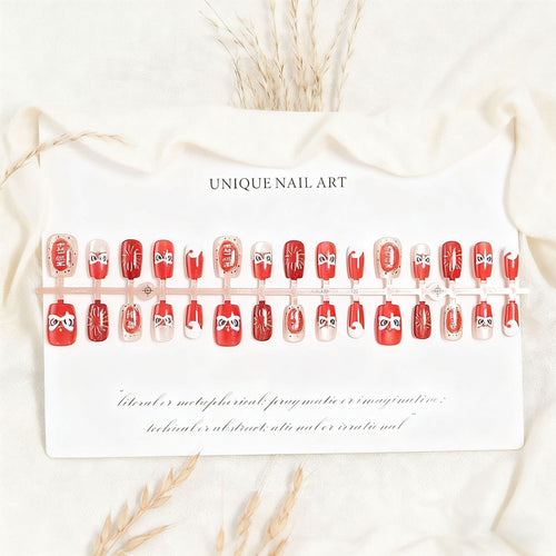 Fake nail set with unique animal motifs and elegant accents Bowlift