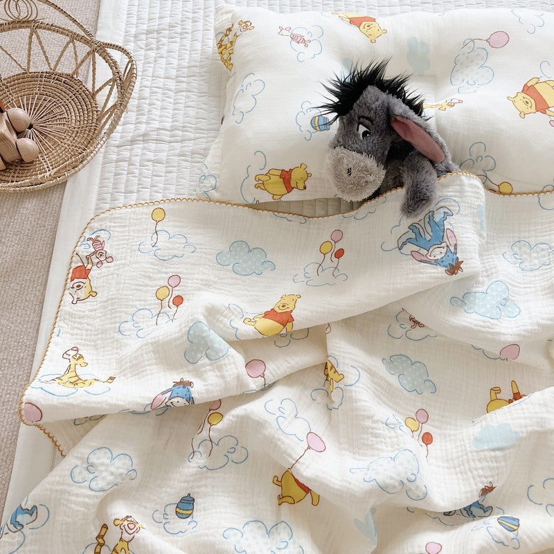 Unisex Cozy Muslin Blanket with Cheerful Winnie Pooh Motif Bowlift