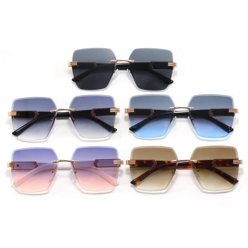 Ladies luxury sunglasses with unique frame and elegant accents Bowlift