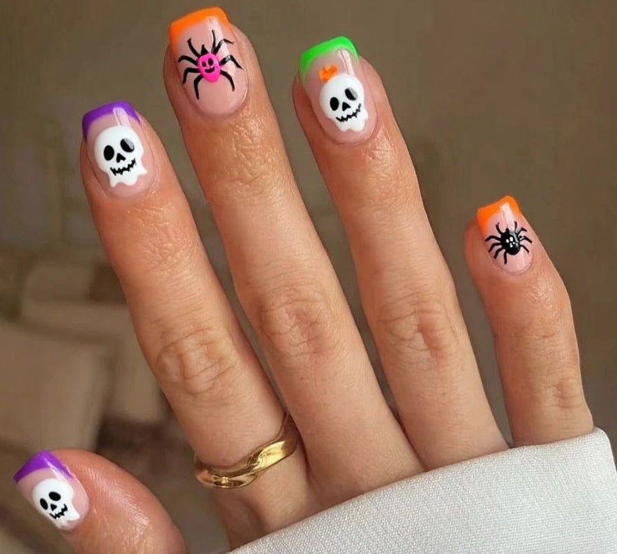 Artistic Halloween Themed Nail Art Bowlift