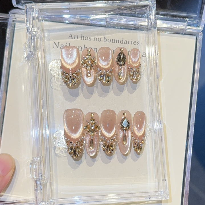 Glamorous artificial nails with glitter details Bowlift