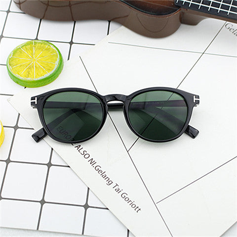 Women fashion sunglasses with elegant, round design Bowlift