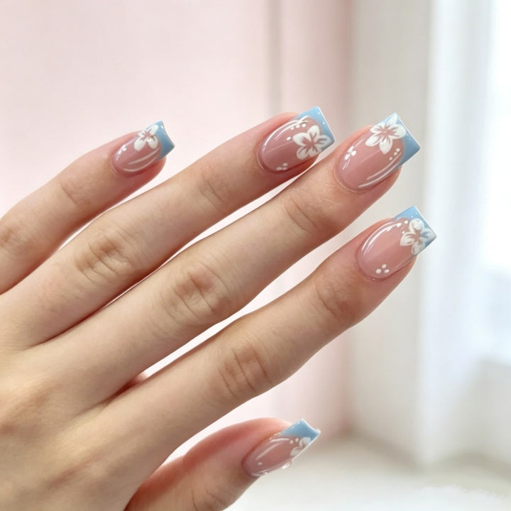 Artificial nails with modern night motif Bowlift