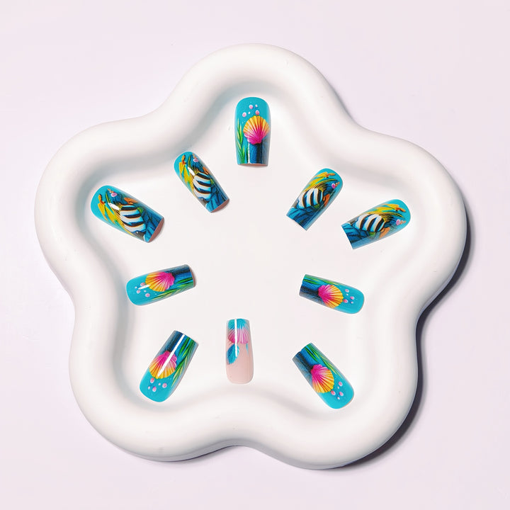 Underwater-Themed Extravagant Nail Art Bowlift