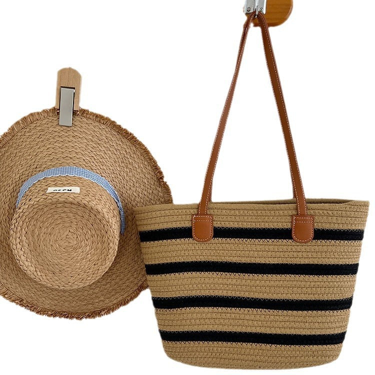 Stylish straw bag with contrasting stripes Bowlift