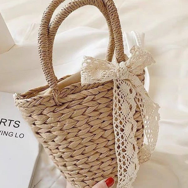 Handwoven basket bag with lace accent Bowlift