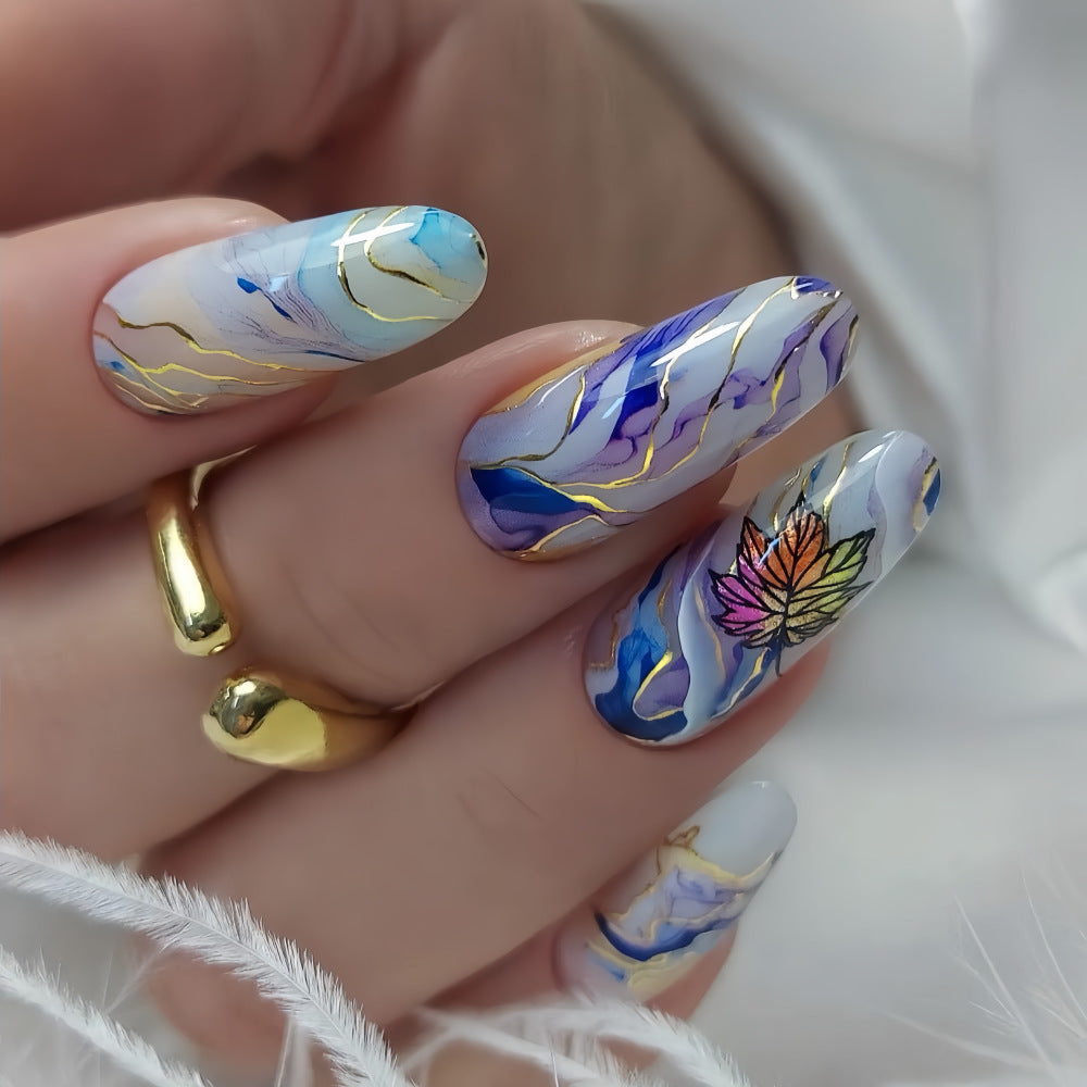 Artificial nails in elegant floral design Bowlift