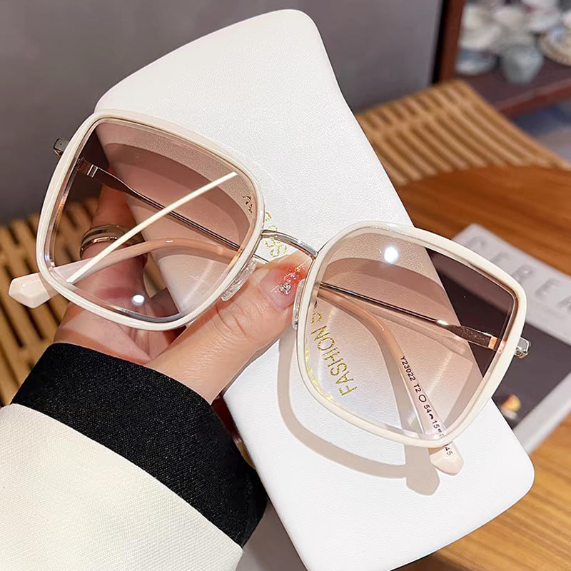 Women's oversized sunglasses with elegant metal frame and polarized lenses Bowlift