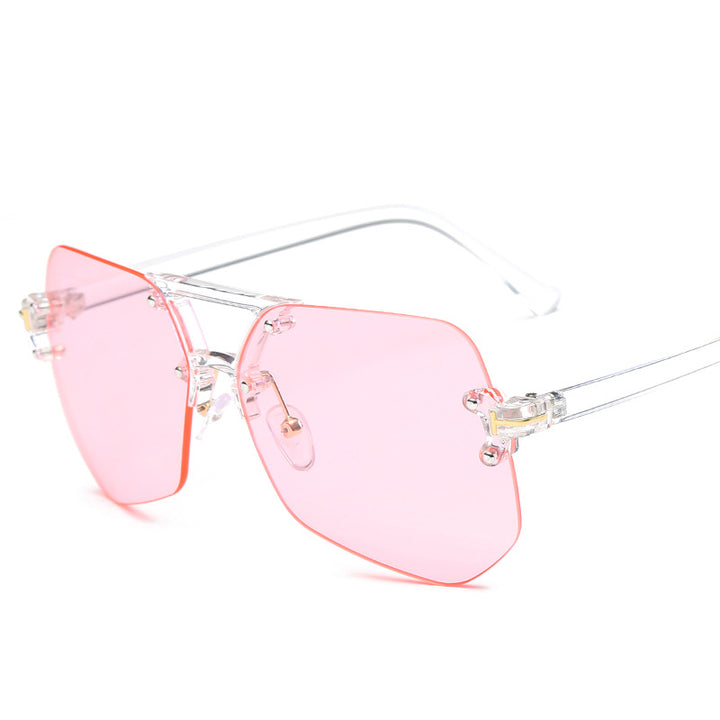 Ladies' Fashion Sunglasses in Futuristic Design Bowlift