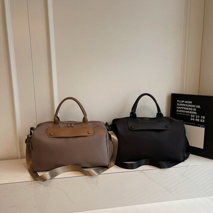 Men's Sporty Travel Bag with Padded Carrying Handles Bowlift