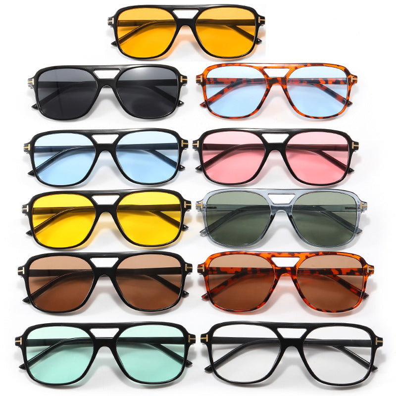 Ladies' striking sunglasses with outstanding shape Bowlift