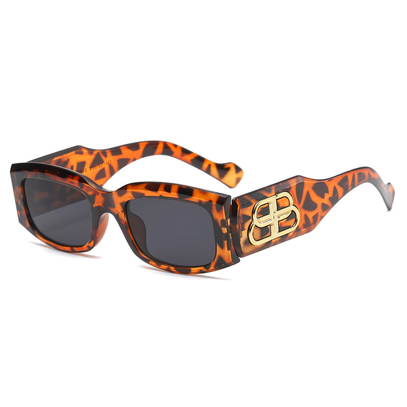 Women's fashionable square sunglasses with luxurious frame accents Bowlift