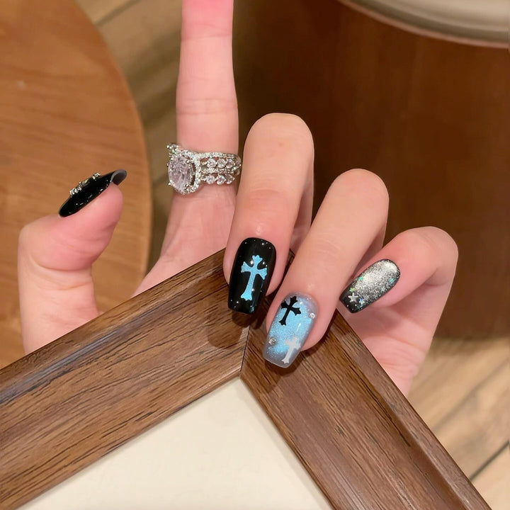 Creative nail tips with stylish star motif Bowlift