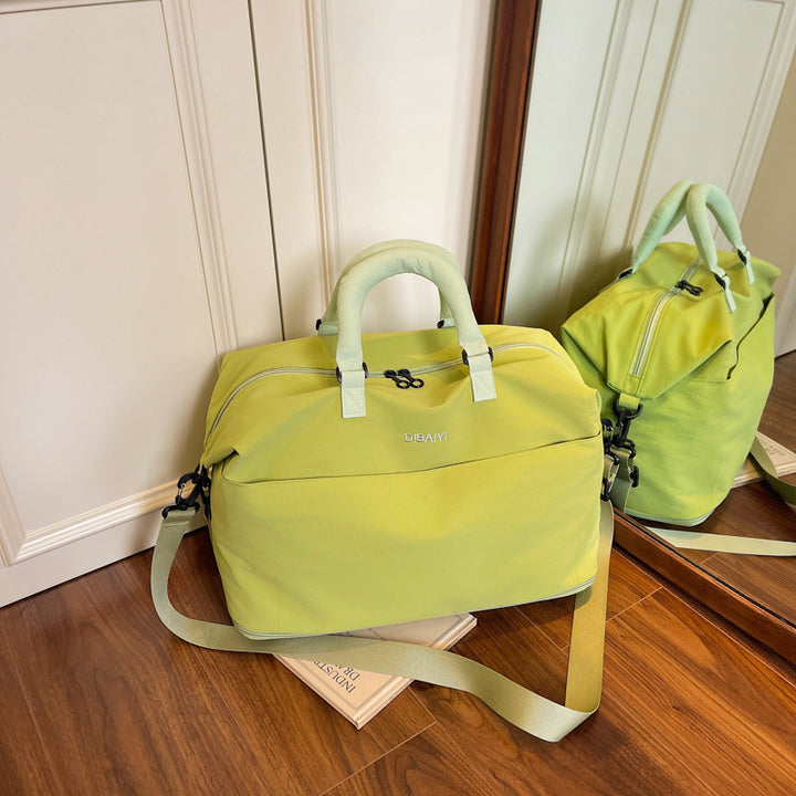 Versatile Sports and Leisure Bag Bowlift