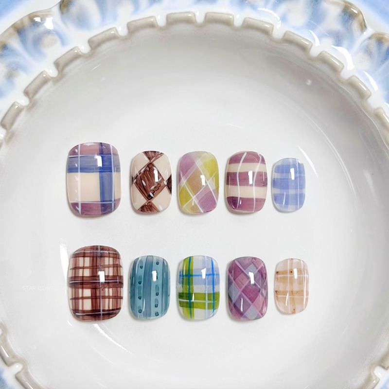 Artistic Cat-Themed Press-On Nail Art Set Bowlift