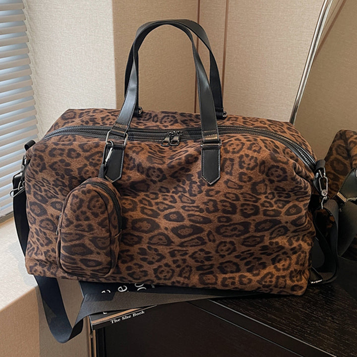 Weekend travel bag in fashionable leopard pattern Bowlift