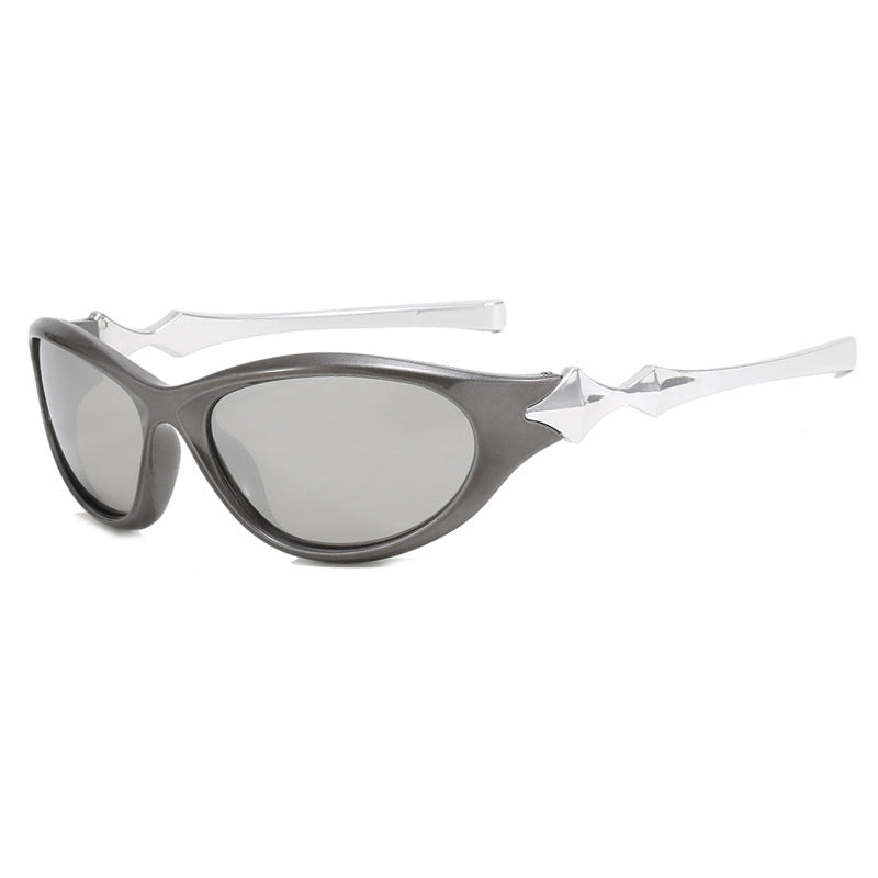 Ladies' sunglasses in an elegant retro style with eye-catching lenses Bowlift