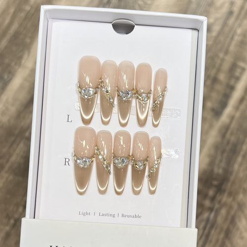 Elegant Stiletto Press-On Nail Set with Rhinestone Design Bowlift