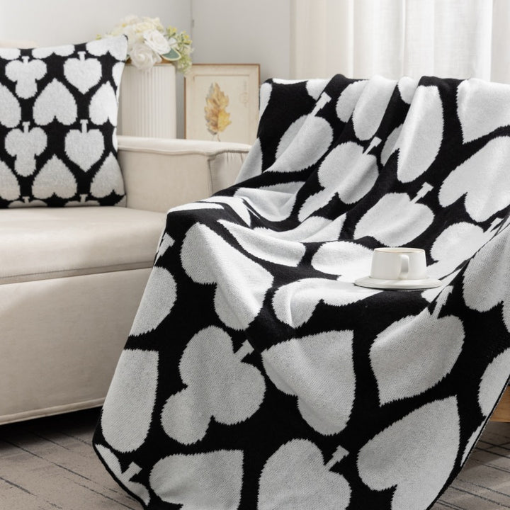 Plush Hearts Pattern Throw Blanket