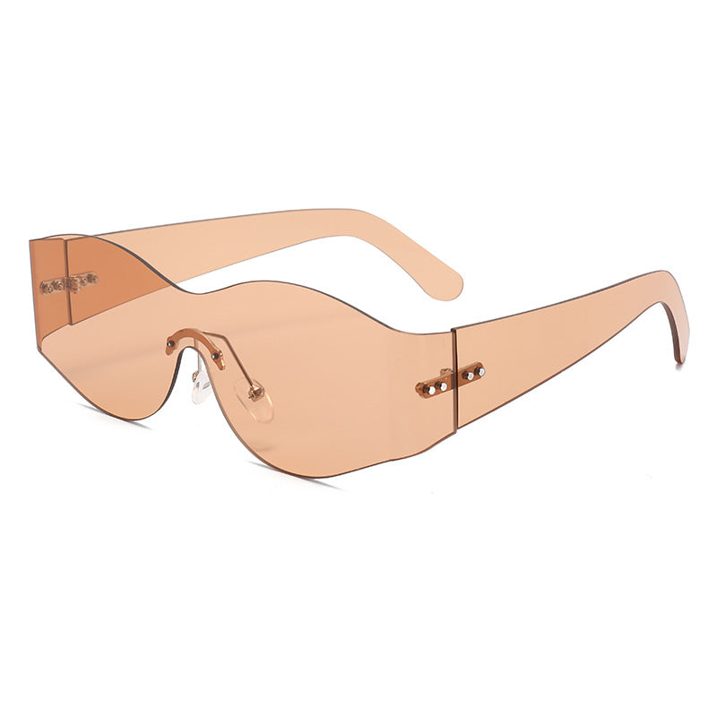 Ladies fashionable sunglasses in a futuristic look Bowlift