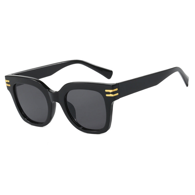 Women's stylish sunglasses with elegant accents Bowlift