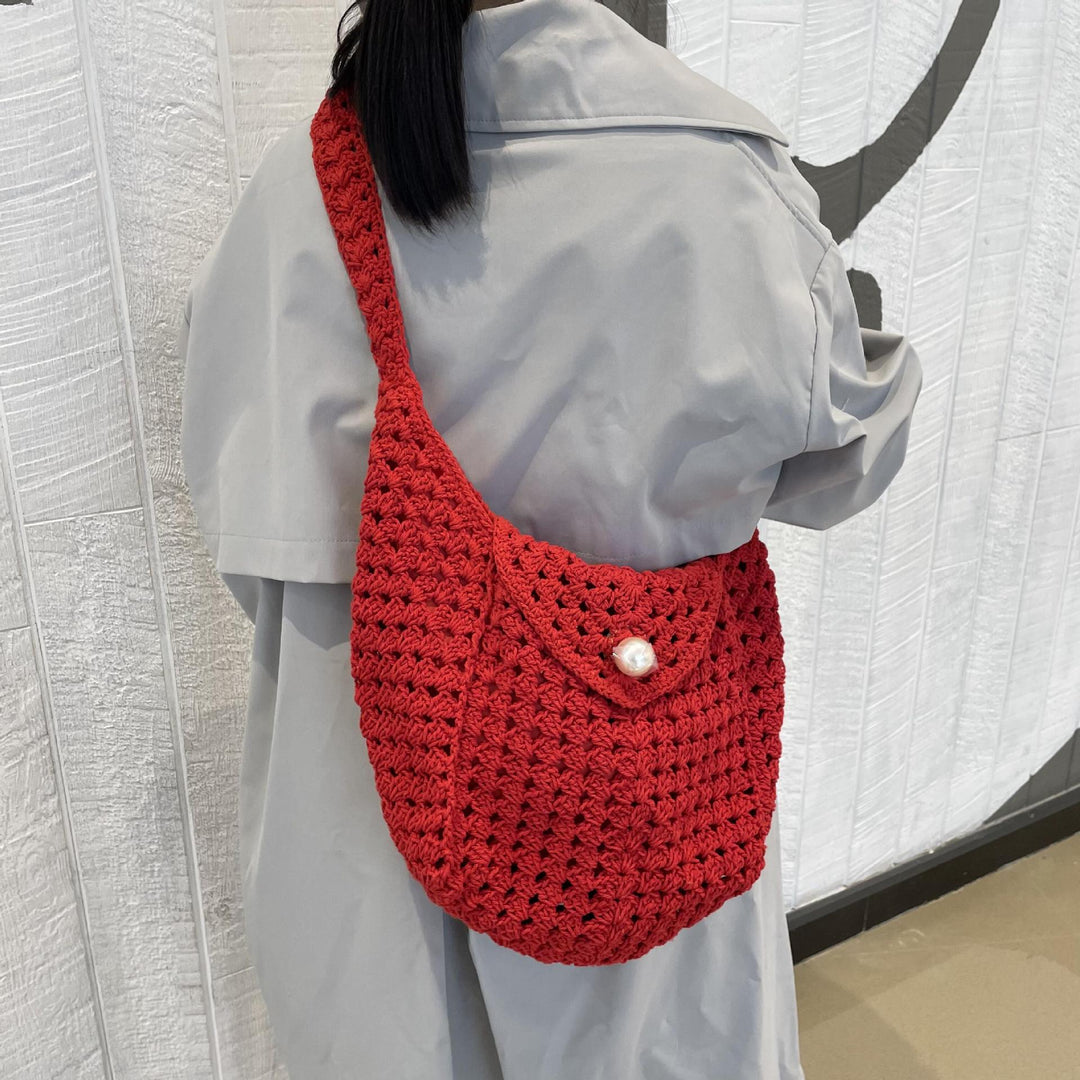Handmade shoulder bag with bead closure Bowlift
