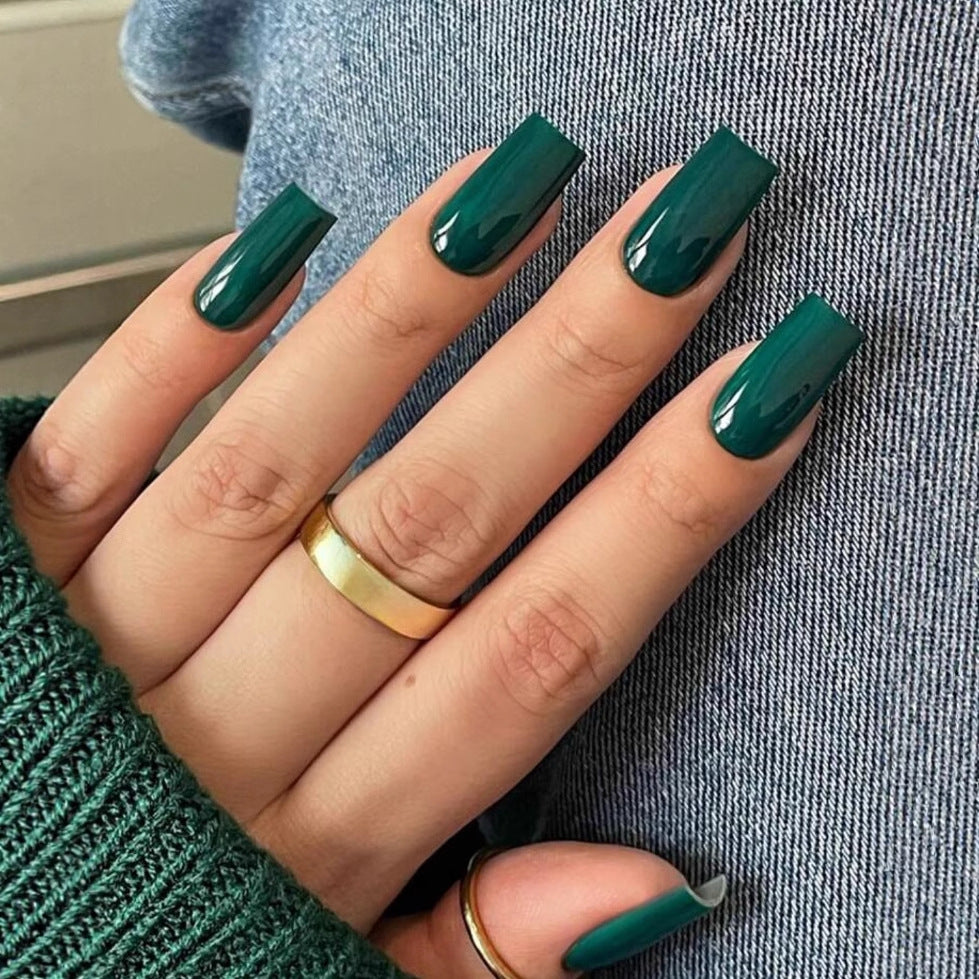 High-quality artificial nail set with glossy finish Bowlift