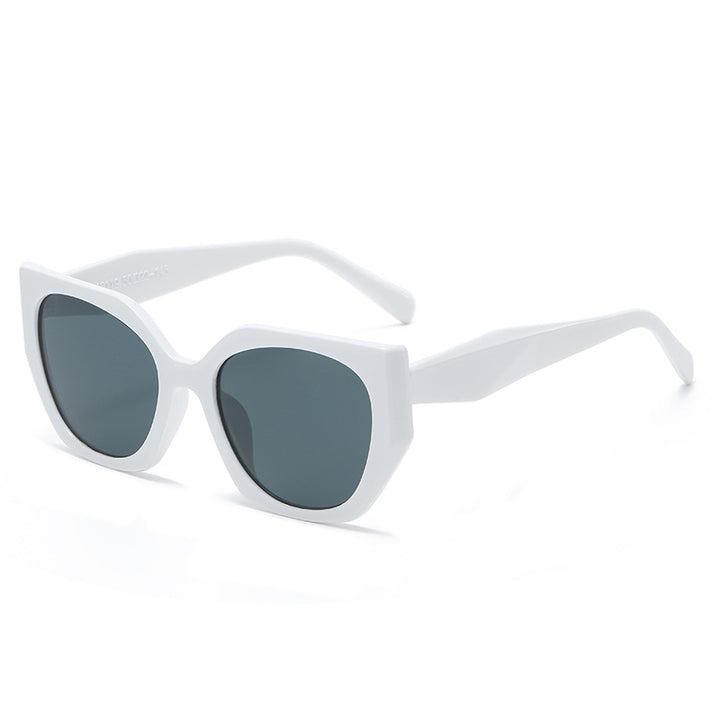 Ladies' statement sunglasses in modern leopard pattern Bowlift