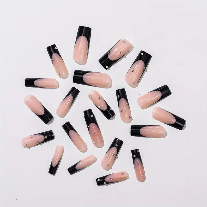 Nail art set with elegant 3D rhinestone accents Bowlift