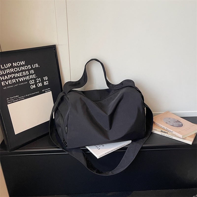 Versatile All-Season Travel Duffle Bag