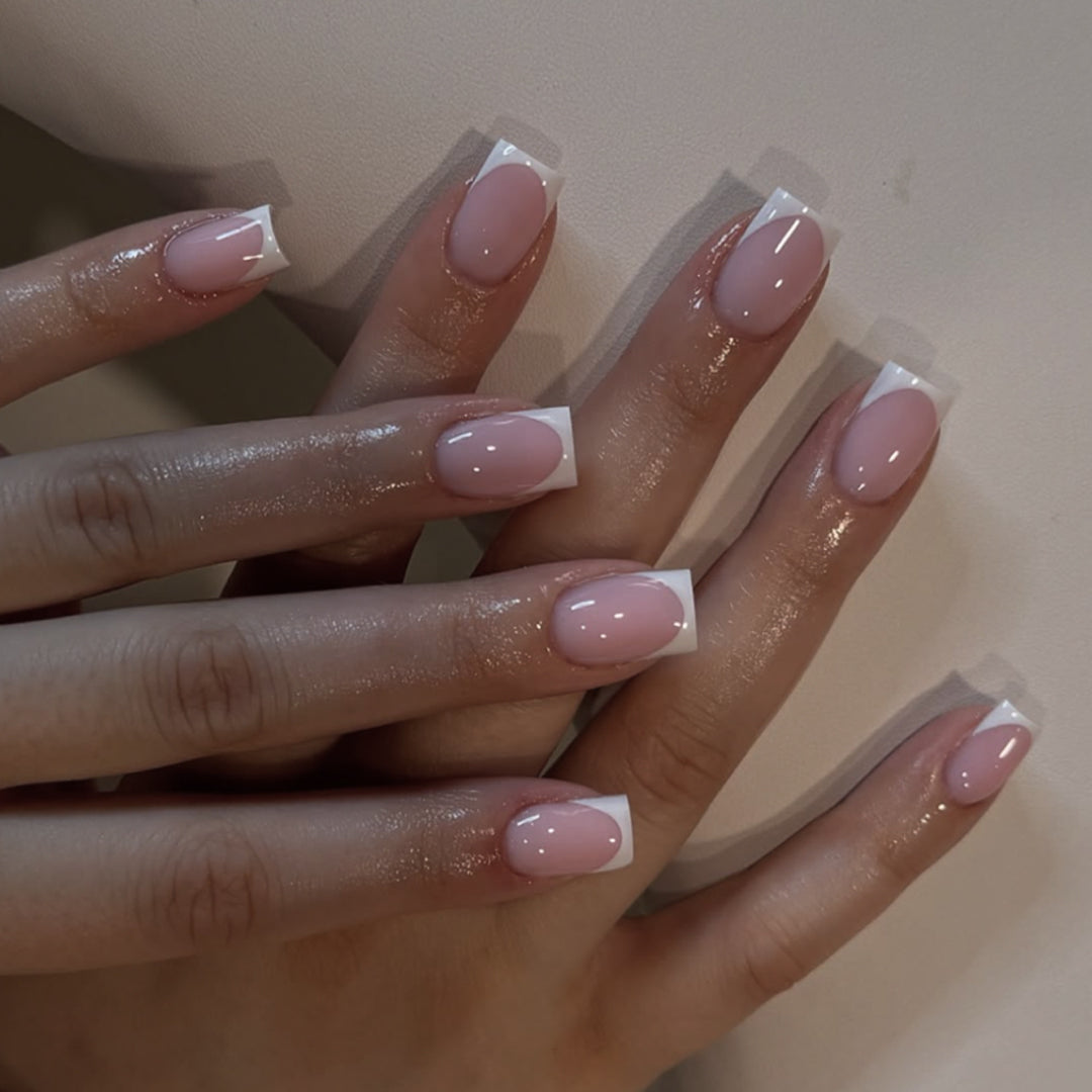 Artful stiletto nails with glitter accents Bowlift