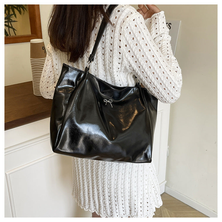 Elegant Glossy Hobo Handbag Bowlift