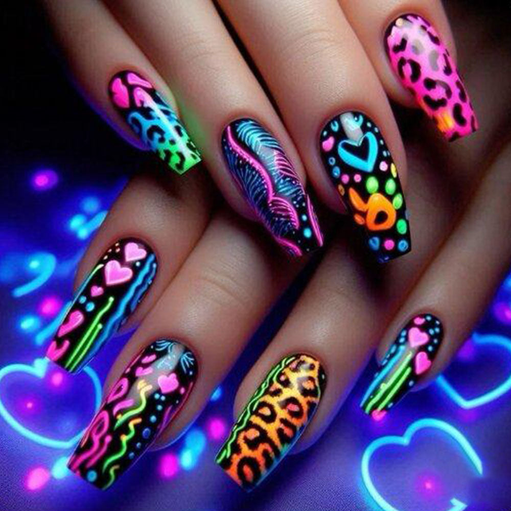 Artistic nail decorations with 3D designs Bowlift
