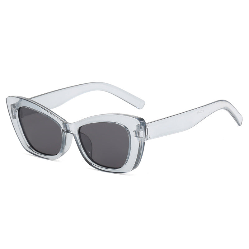 Ladies Cat-Eye Sunglasses with Stylish Elements Bowlift