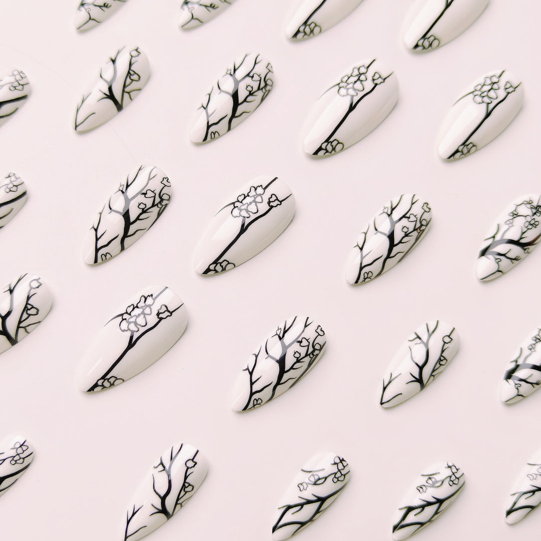 Artificial nails with elegant floral design Bowlift