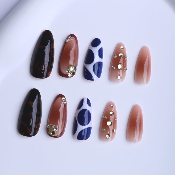 Artificial Stiletto Fingernails with Extravagant Design Bowlift