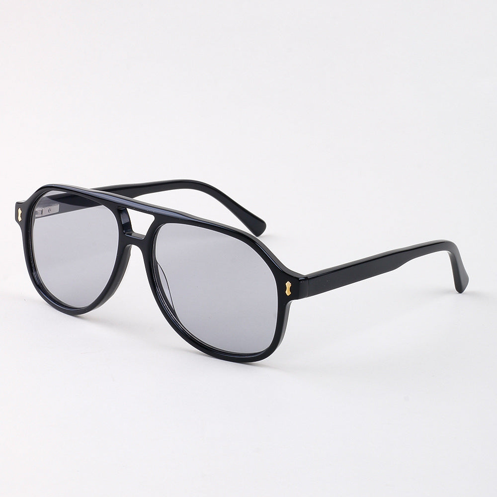 Ladies fashionable sunglasses in trendy retro style with high-grade UV protection Bowlift
