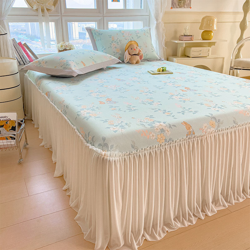 Women's elegant and decorative bedding throw set with cheerful floral pattern Bowlift