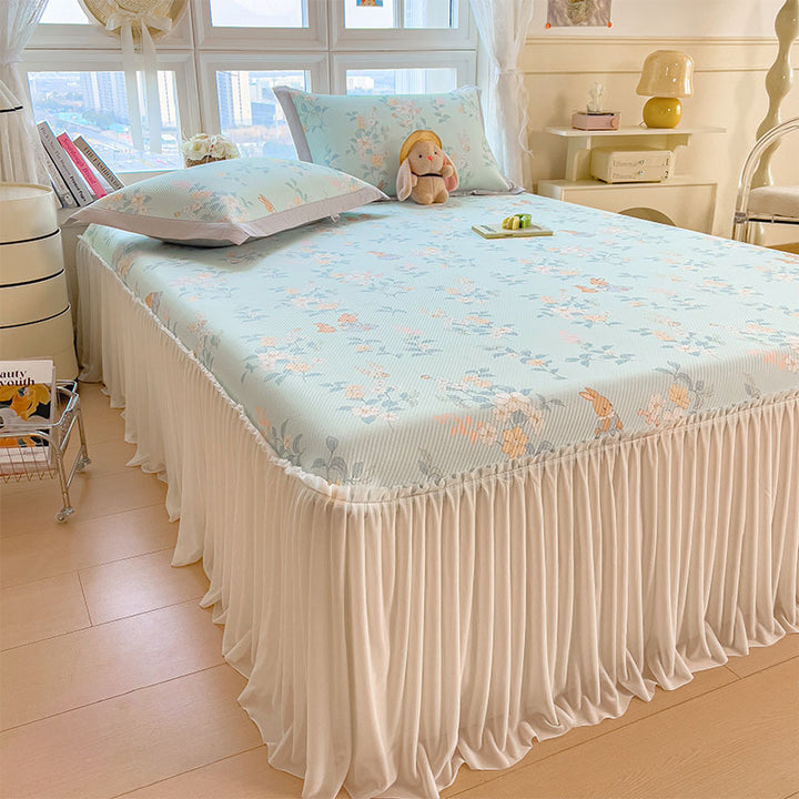 Women's elegant and decorative bedding throw set with cheerful floral pattern Bowlift