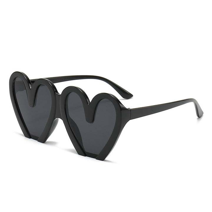 Women's fashionable sunglasses in unique heart design Bowlift