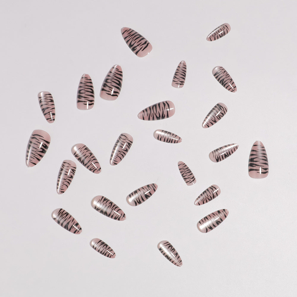Artistic Press-On Nail Set with Tiger Stripe Design Bowlift