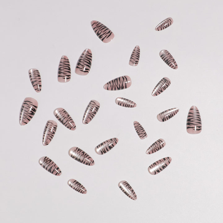 Artistic Press-On Nail Set with Tiger Stripe Design Bowlift
