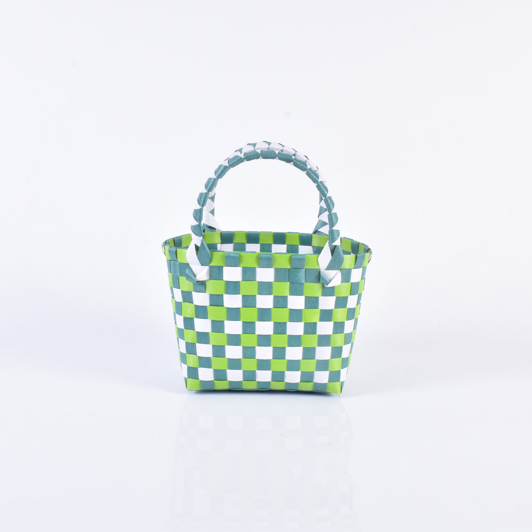 Playful and Practical Basket Bag Bowlift